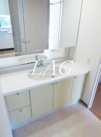 洗面設備　独立洗面台です。