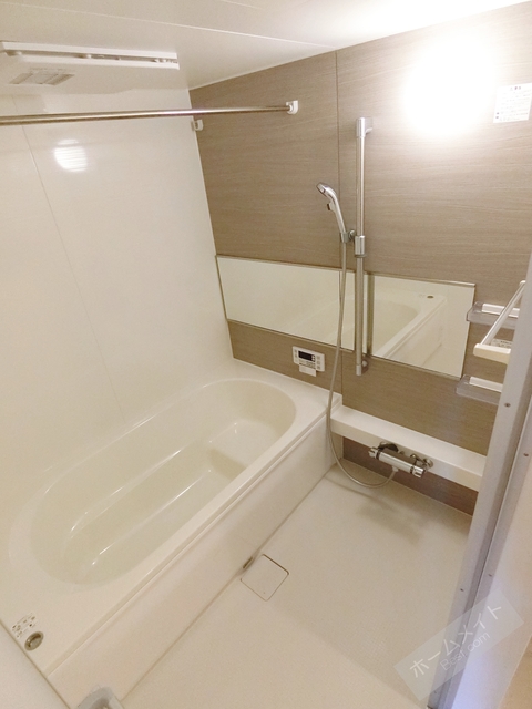 バス・シャワールーム　追い焚き付で寒い日も温まります♪