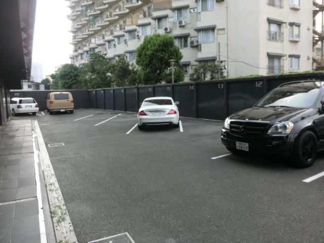 駐車場　駐車場