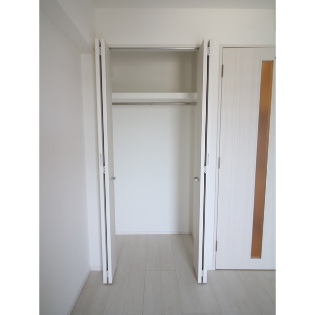 収納　ハンガーパイプ付きのクローゼットです。