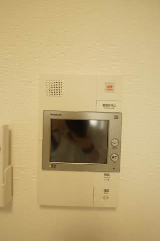 セキュリティ　来訪者が確認できる女性に安心の「TVモニターホン」