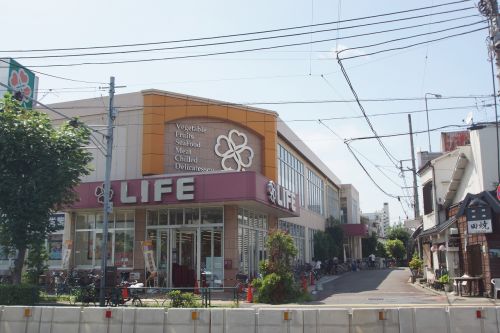 スーパー　ライフ 大森中店（スーパー）まで122m