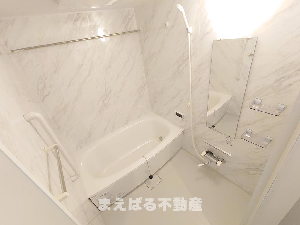 バス・シャワールーム　ゆったりしたバスルーム※写真別部屋