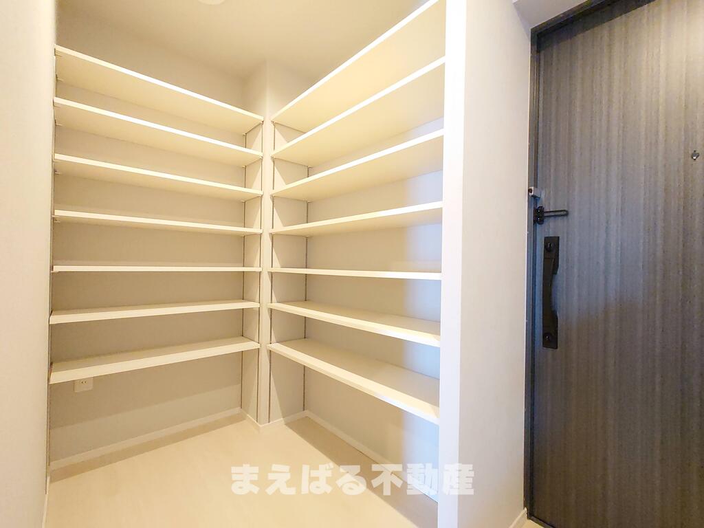 玄関　大容量のシューズボックス※写真別部屋