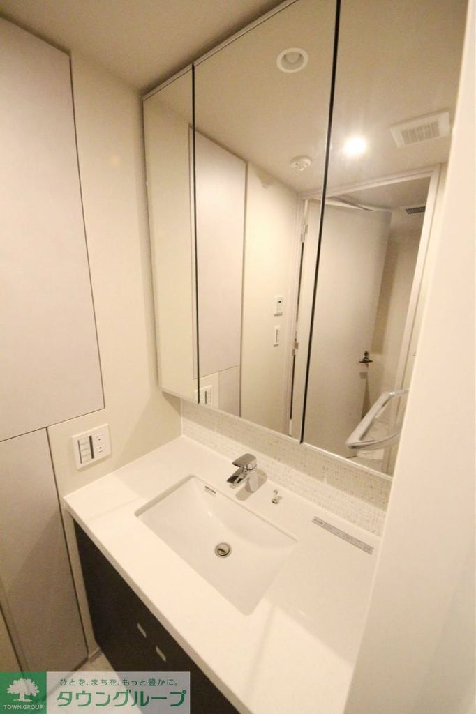 洗面設備　内見の予約先はタウンハウジング中野店になります★