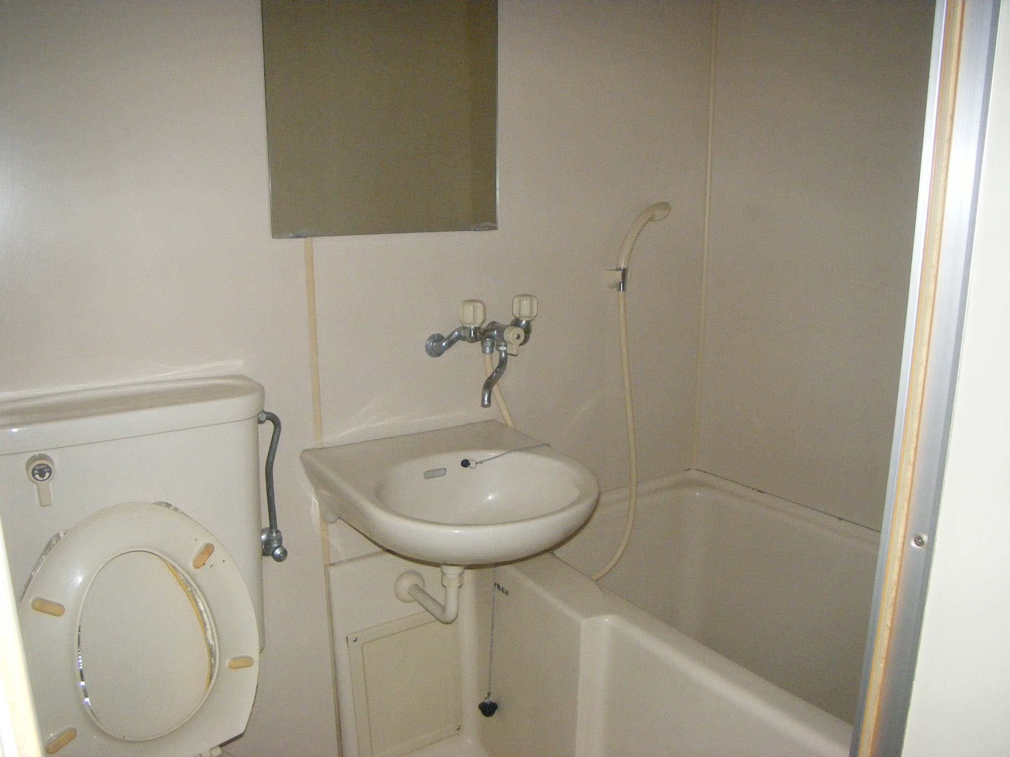 バス・シャワールーム　バストイレ洗面同室タイプです