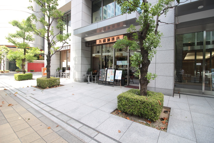 飲食店　カフェ（飲食店）まで104m