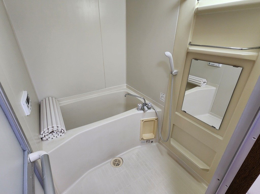 バス・シャワールーム　追焚き機能付きバスルーム