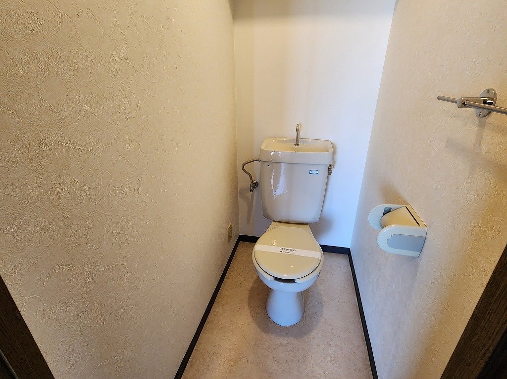 トイレ　トイレ内コンセントあります。