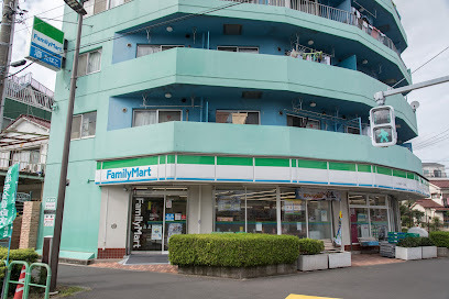 コンビニ　ファミリーマートＫ２潮見一丁目店（コンビニ）まで528m