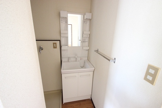 洗面設備　※別号室の写真です。