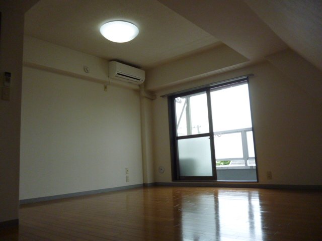 居室・リビング　別部屋参考用写真