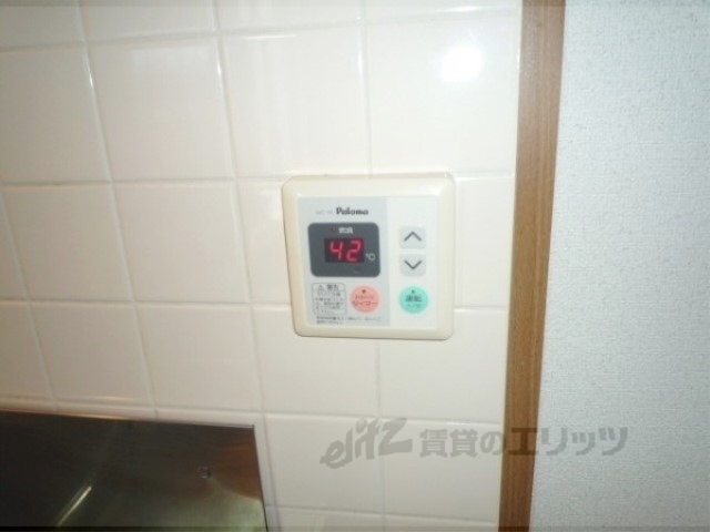 その他設備　給湯器リモコン