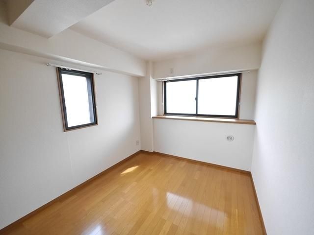 その他　★二面採光で明るいお部屋です★