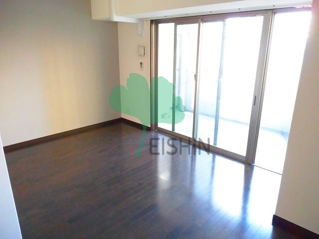 リアンシエルブルー東比恵IIの居間写真