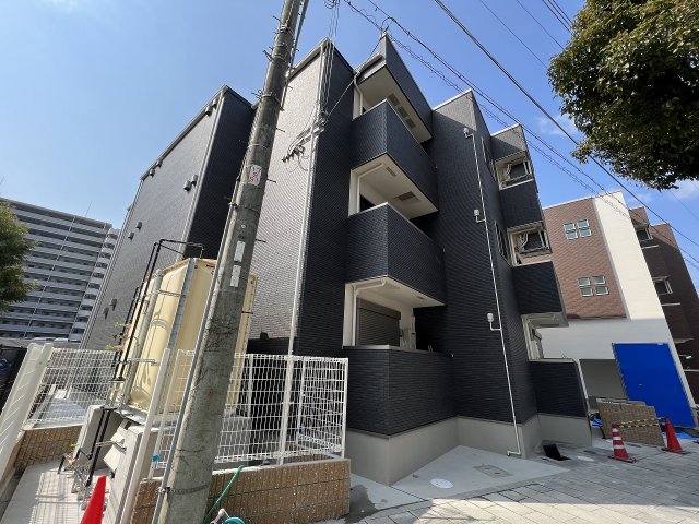 建物外観　オートロック付きで安心！宅配BOX付きで便利！