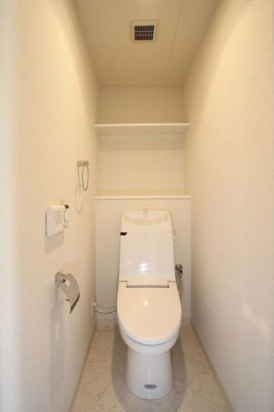 エステムプラザ福岡県庁前ネオシスのトイレ写真