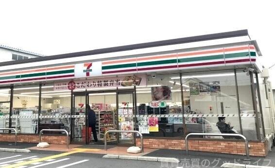 コンビニ　セブンイレブン伏見北端町店（コンビニ）まで281m
