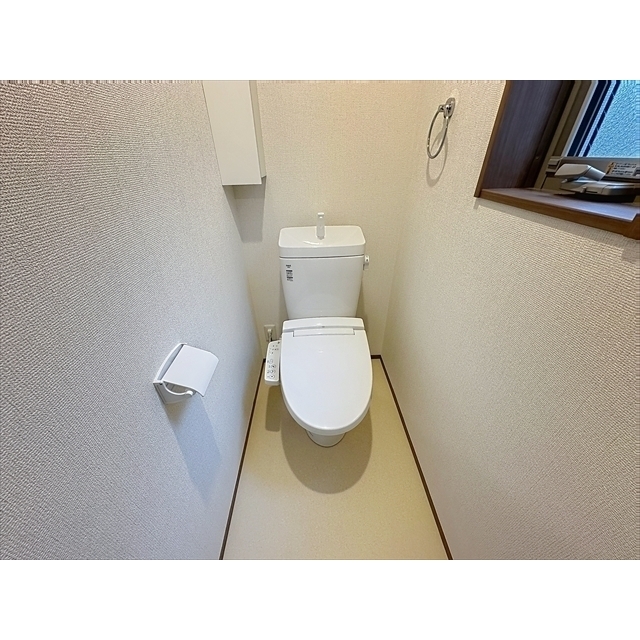 トイレ　快適なシャワートイレです