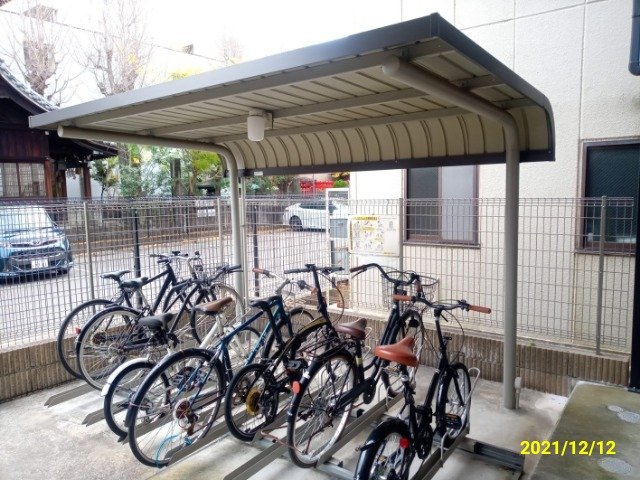 その他　屋根付き駐輪場
