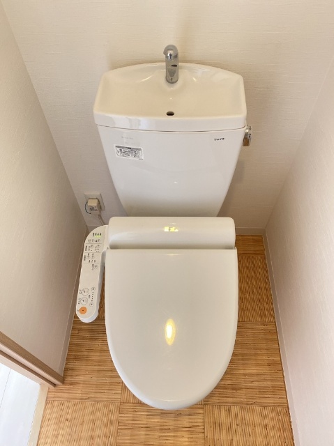 トイレ　※他号室参考写真