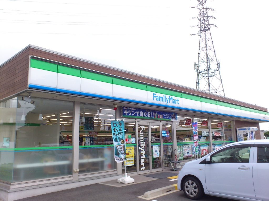 コンビニ　ファミリーマート 高砂伊保店（コンビニ）まで1008m