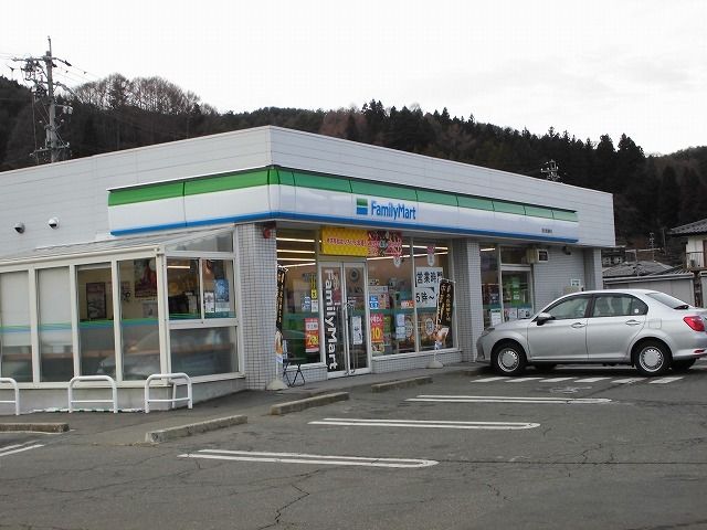 コンビニ　ファミリーマート 岡谷湊湖畔店（コンビニ）まで700m