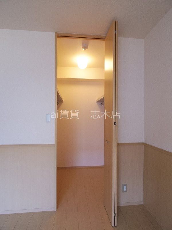 収納　※同仕様写真です。