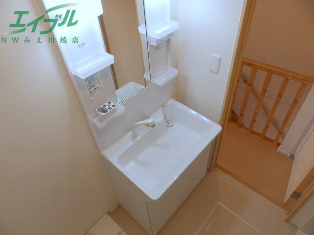 洗面設備　同型参考写真