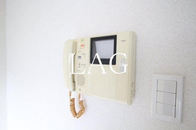 セキュリティ　モニターつきインターホンです。
