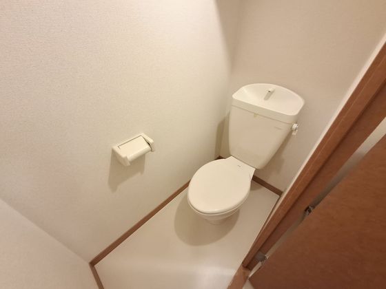 トイレ　※別部屋の写真です