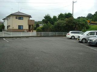 駐車場　駐車場は全部で14台分です。