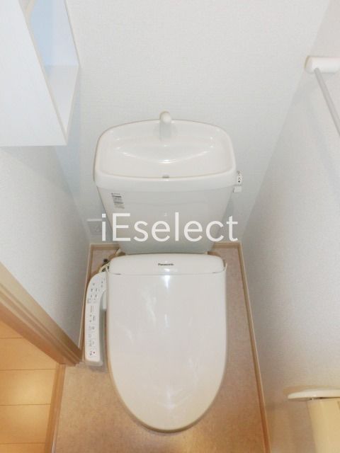 トイレ　温水洗浄便座付き