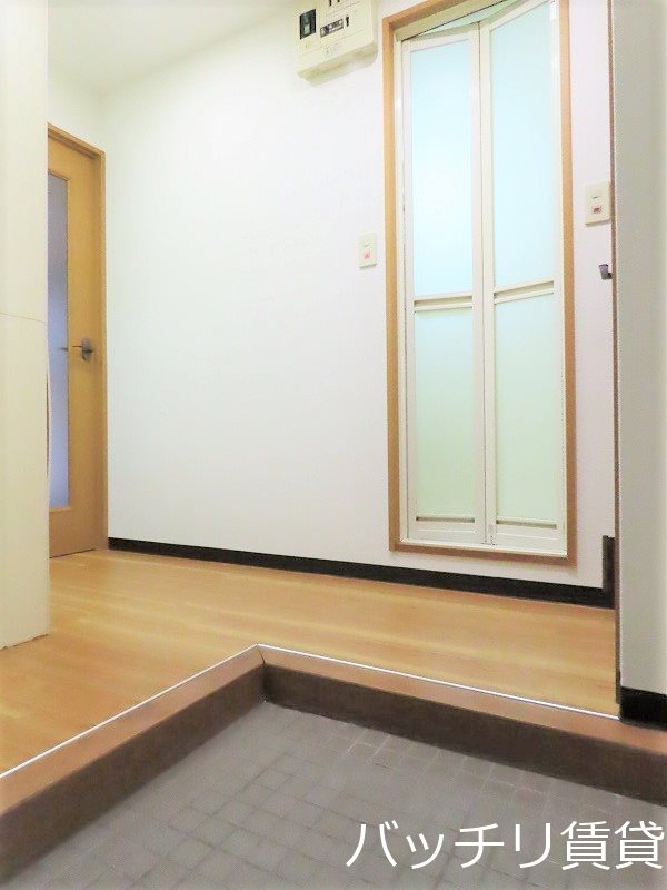 玄関　別号室イメージの為、現状を優先致します。