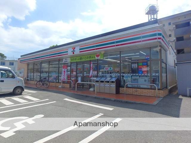 コンビニ　セブンイレブン熊本渡鹿８丁目店（コンビニ）まで350m