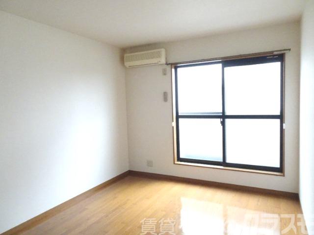 居室・リビング　明るいお部屋です♪