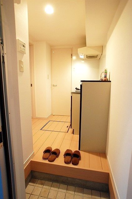 玄関　家具家電と備品は付いていません！