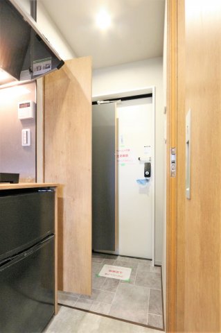 玄関　参考写真（同物件別部屋）