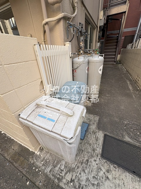 その他共有部分　敷地内ゴミ置き場有☆朝の忙しいときに便利ですね☆