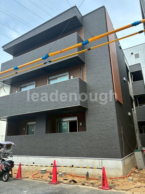 建物外観　建築中