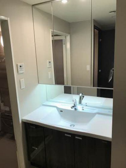 洗面設備　※掲載写真は同マンション別部屋参考写真となります。