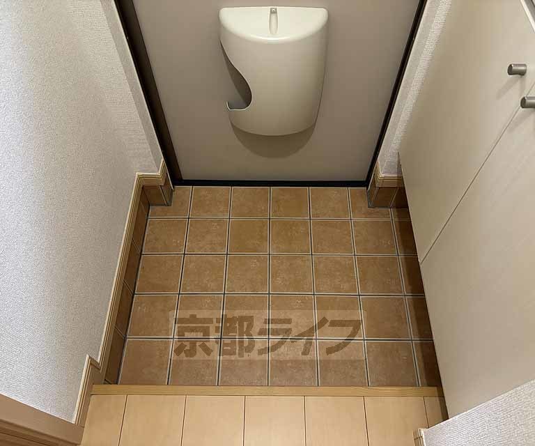 洗面設備　シャンプードレッサ付の独立洗面台です。