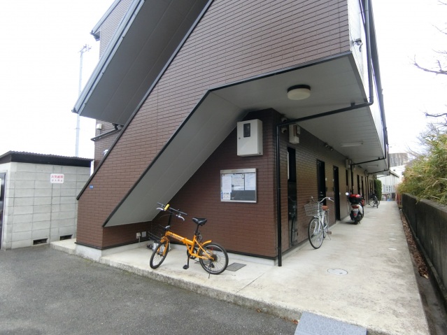 アンプルール茨木の外観写真
