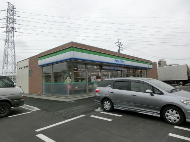 コンビニ　ファミリーマート（コンビニ）まで363m