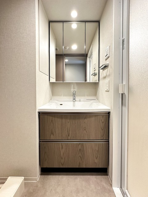 洗面設備　※写真は同タイプ住戸です。