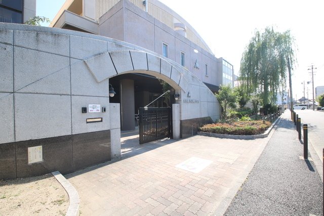 小学校　名古屋市立柳小学校（小学校）まで799m