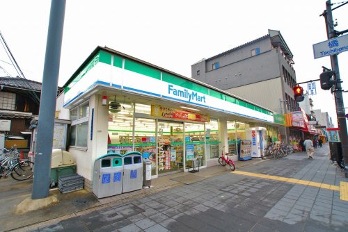コンビニ　ファミリーマート花園南二丁目店（コンビニ）まで102m