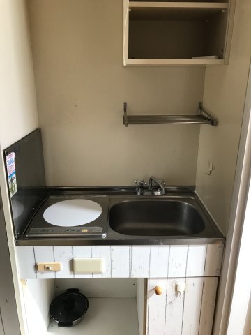 キッチン　白い木目調がお洒落なキッチンです