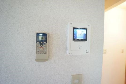 セキュリティ　来客者の確認出来るモニタ付きインターホン完備
