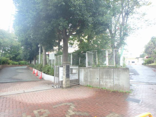 小学校　市立鶴ケ峯小学校（小学校）まで264m